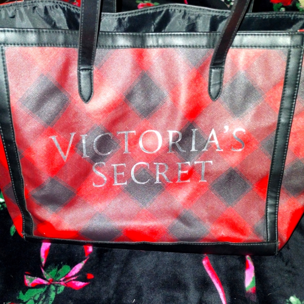 Victoria Secret Red ♥️ and black 🖤 checkered tote **new**
